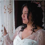 Profesora de psicologia clinica que imparte clases de edades entre 15 y 40 años